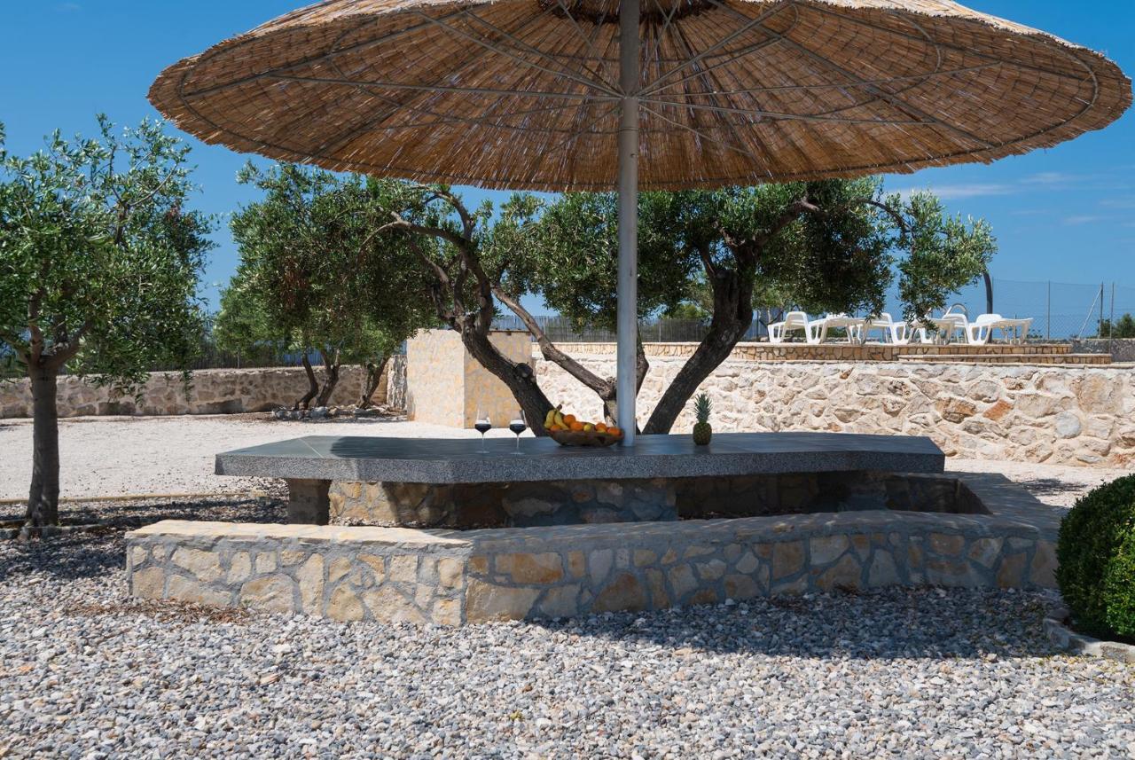 Hacienda Nikolic Villa Milna  Exterior foto